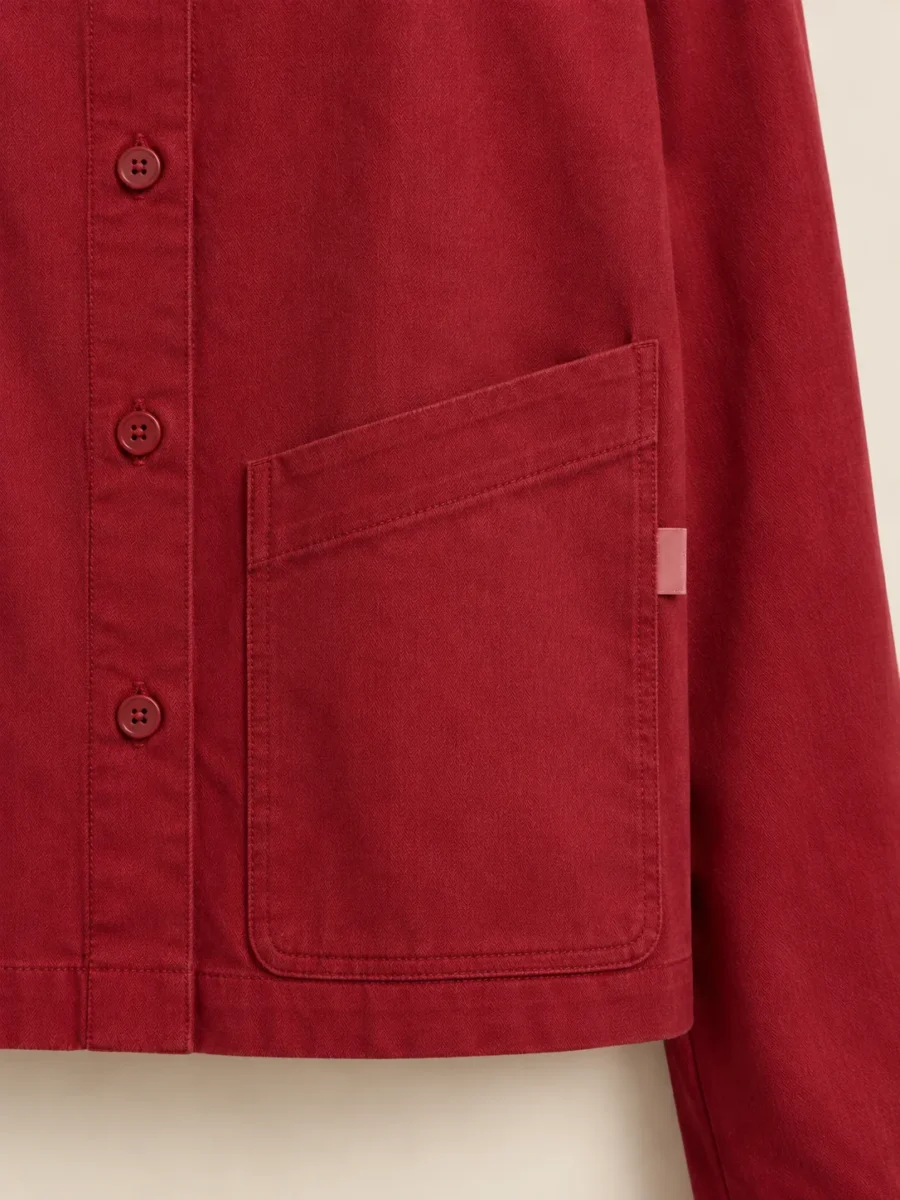 Band Collar Pocket Shirt in Cherry, close-up of pockets and hardware