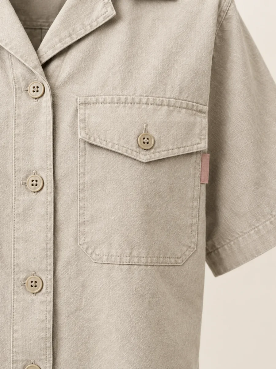 Flap Pocket Camp Crop in Stone, close-up of pockets and hardware